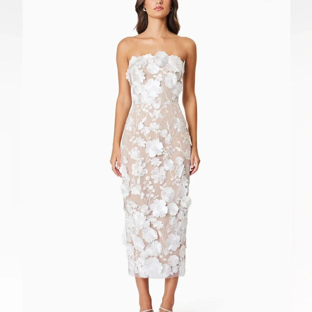 Elliatt Strapless White Floral Appliqué Dress - Picture 1 of 9